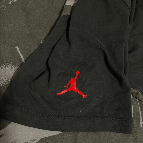 Vintage Michael Jordan shirt - Picture 5 of 5
